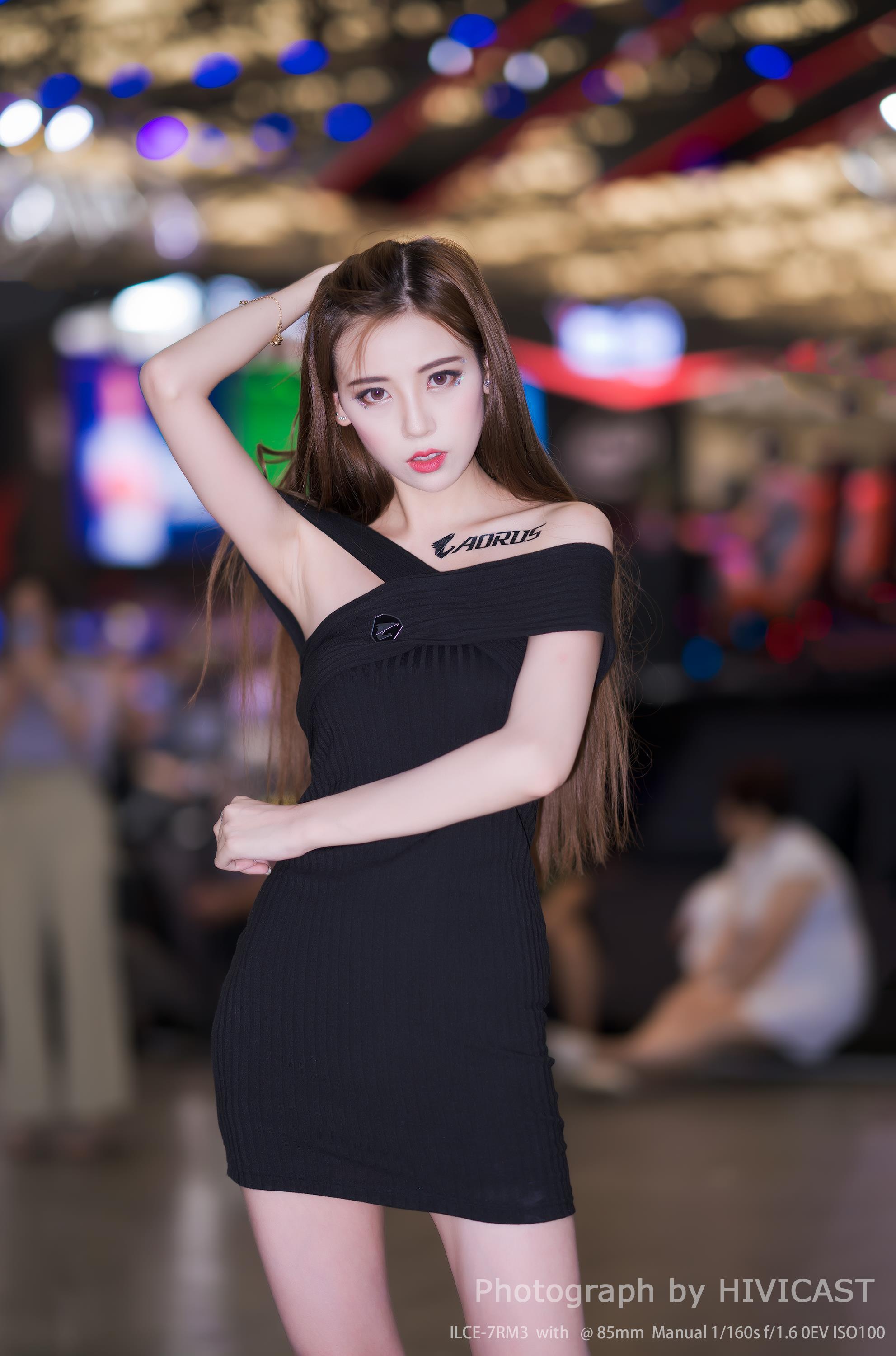 2018ChinaJoy AORUS 模特 小王祖贤@小梦如呦 黑色抹胸礼裙性感写真集