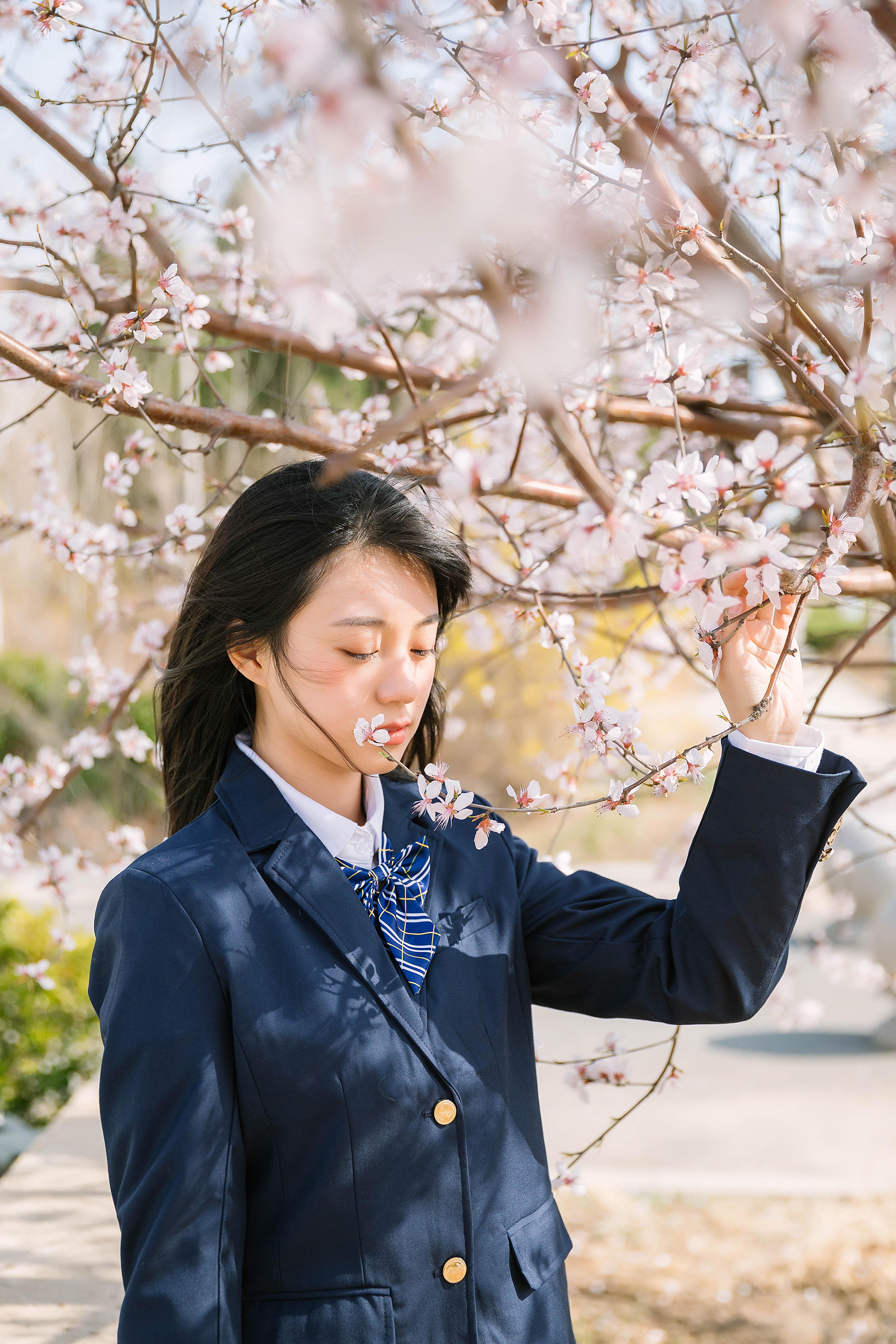 [YITUYU艺图语]2021.04.07 花季少女 阳阳 蓝色JK制服与短裙加黑丝美腿清纯写真集