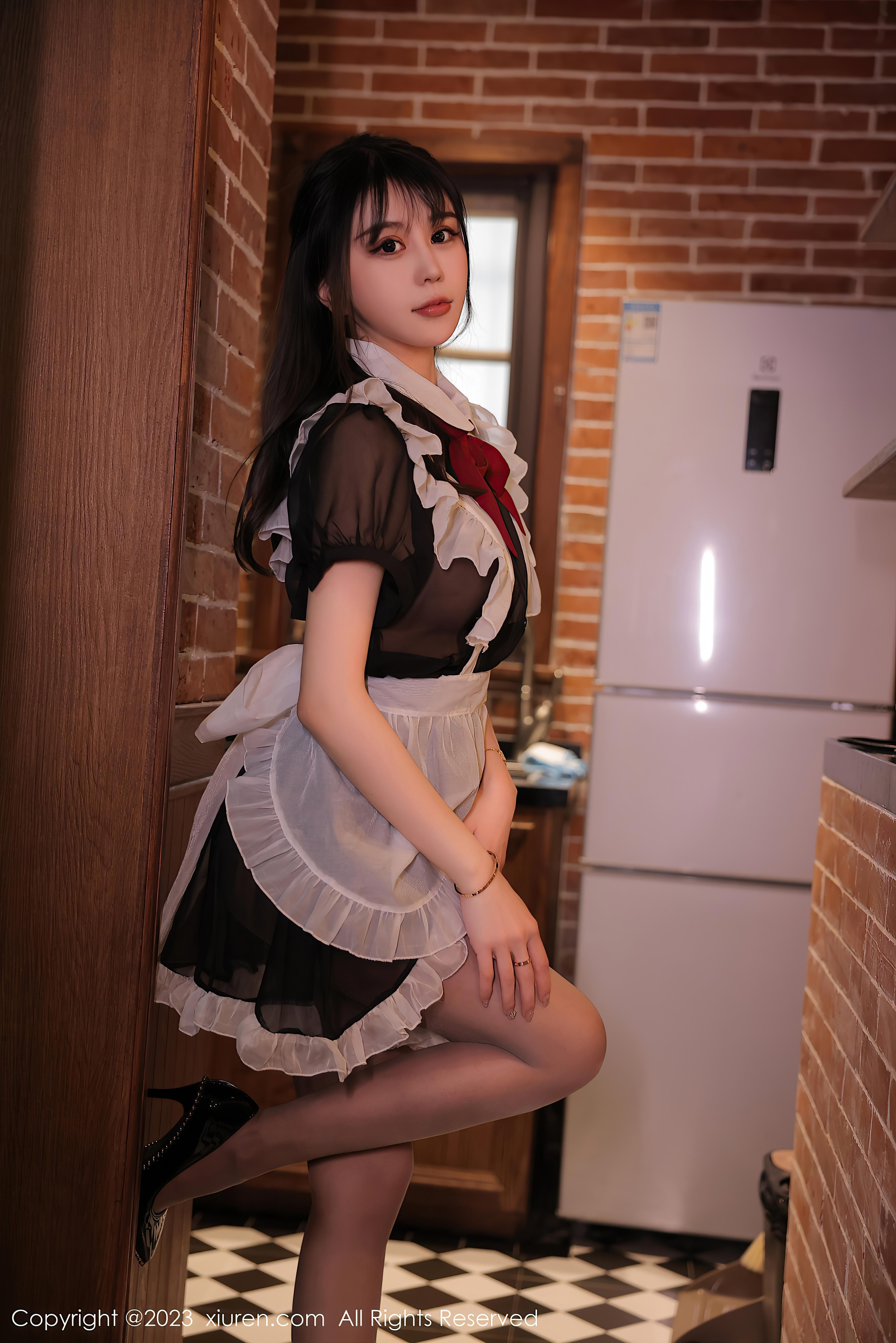 [XiuRen秀人网]2023.02.23 NO.6310 tina_甜仔 透视情趣女仆制服加肉丝美腿性感私房写真集