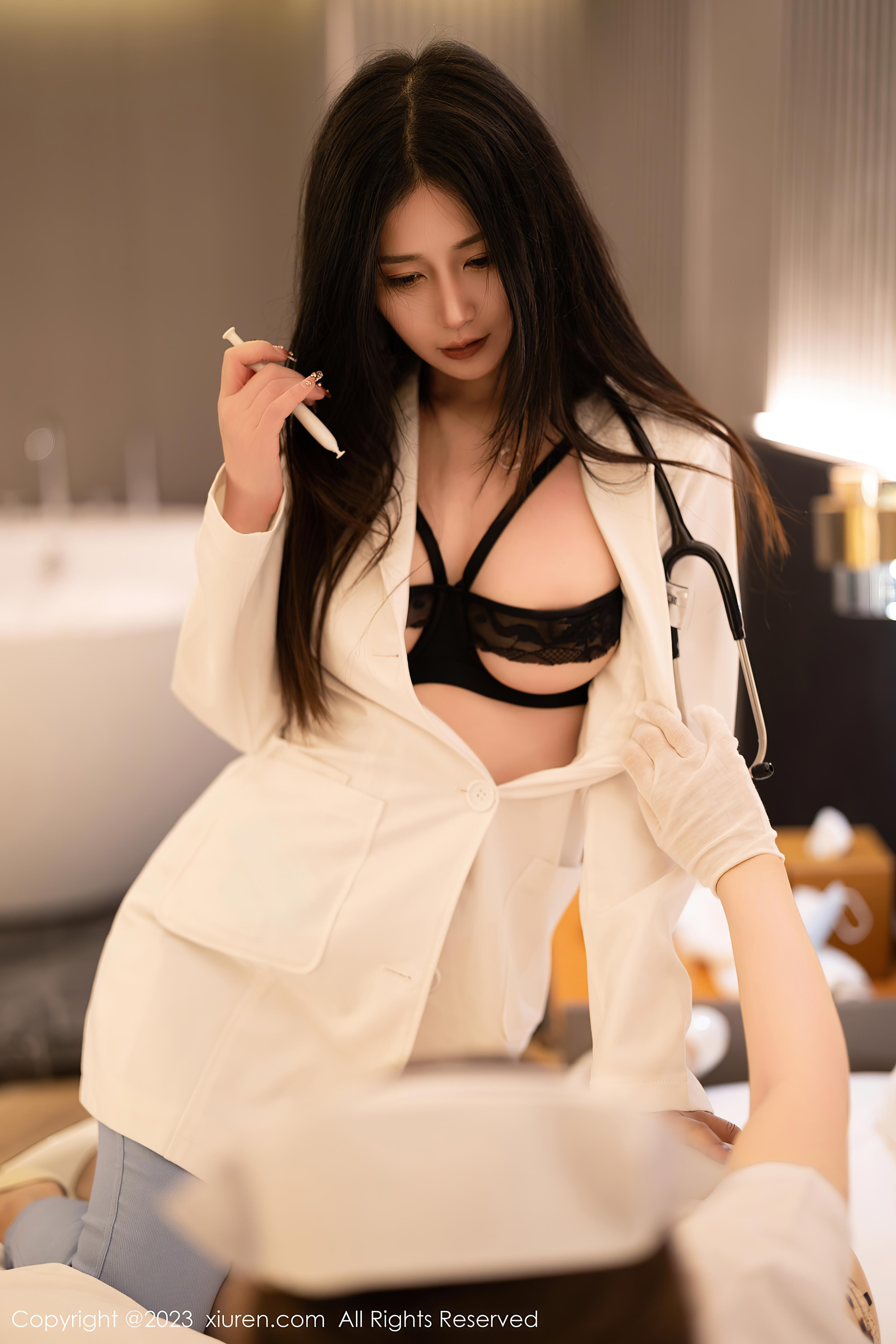 [XiuRen秀人网]2023.02.23 NO.6312 icy猪 laura阿姣 性感女护士制服与情趣内衣加丝袜美腿私房写真集