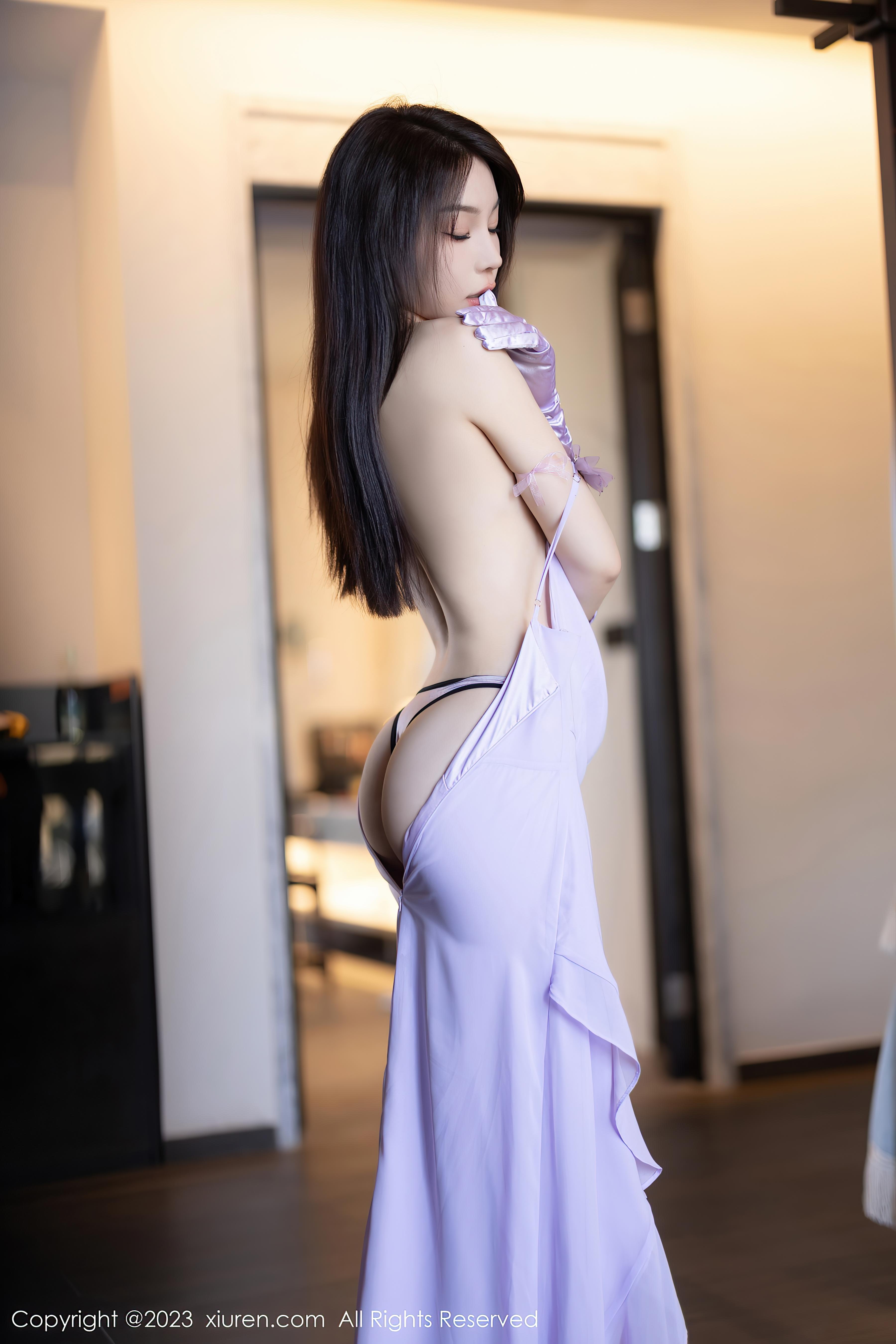 [XiuRen秀人网]2023.02.24 NO.6324 徐莉芝Booty 紫色吊带礼服裙加丝红色丝袜美腿性感私房写真集